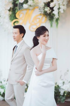 ชุดเจ้าสาวและชุดเจ้าบ่าว ชุดสากล เช่าที่แบมบี้ เวดดิ้ง ห้วยขวาง